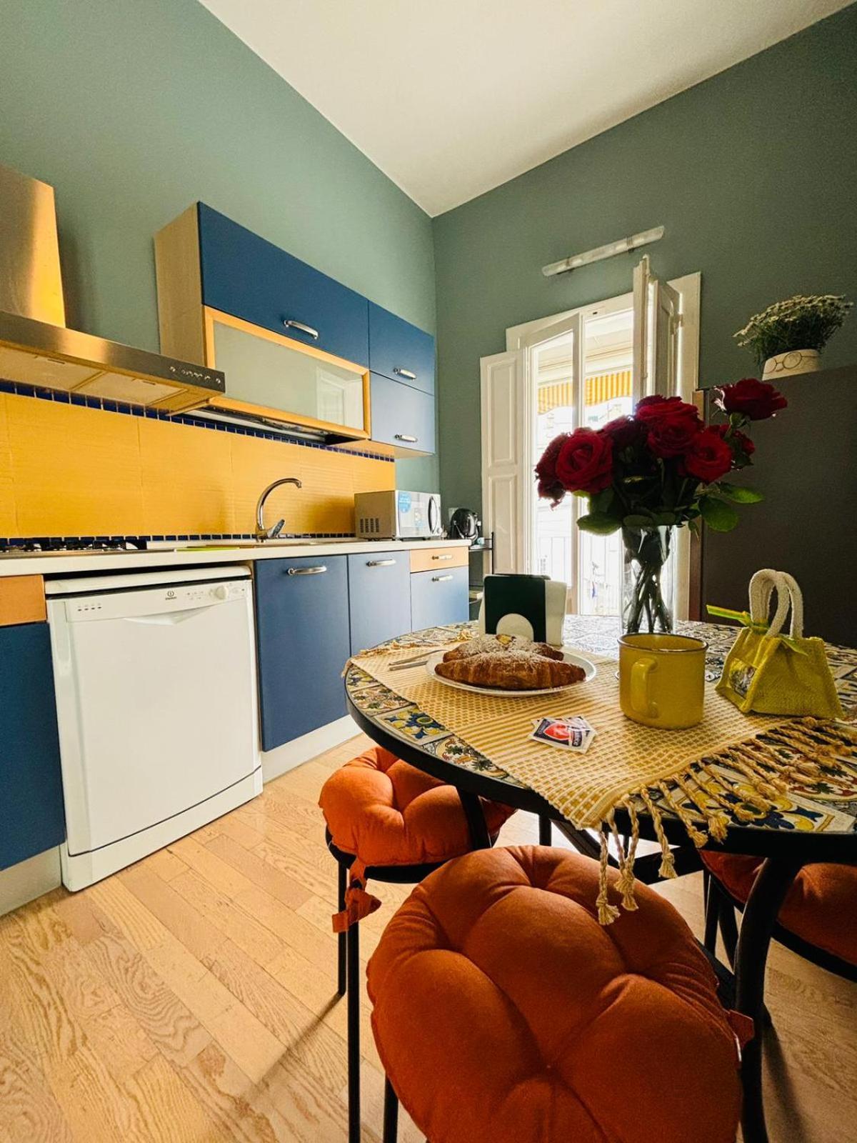 4 Seasons Signorile Apartman Bari Kültér fotó